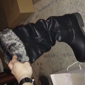 Never worn Nature breeze boots